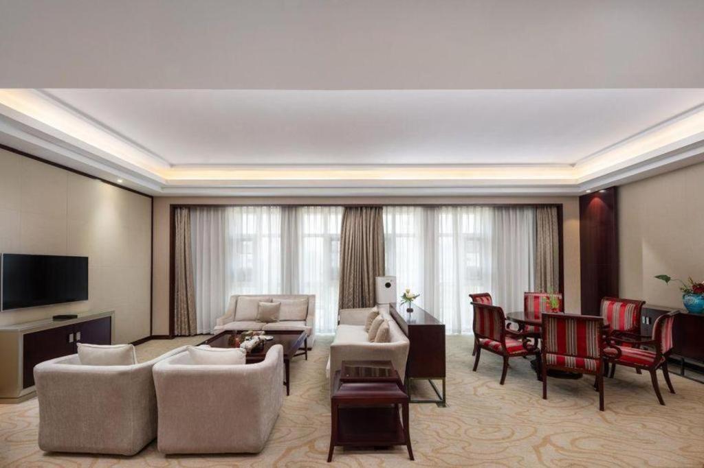 Linyi Blue Horizon International Hotel Yi He Extérieur photo